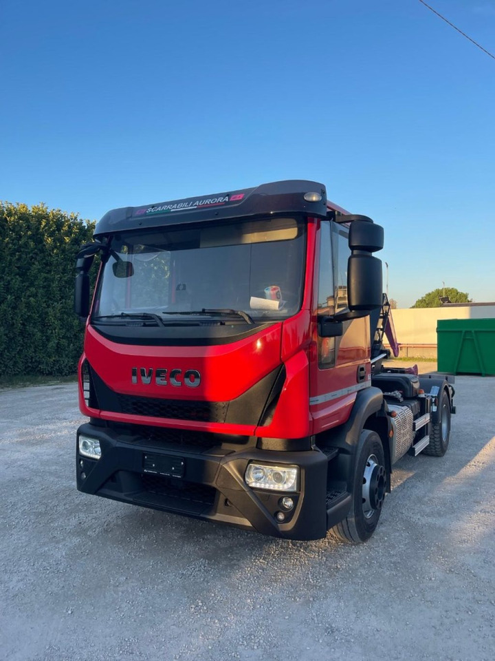 IVECO EUROCARGO 160E32 CON SCARRABILE NUOVO - Kamion sa hidrauličnom kukom: slika 4 IVECO EUROCARGO 160E32 CON SCARRABILE NUOVO - Kamion sa hidrauličnom kukom: slika 4