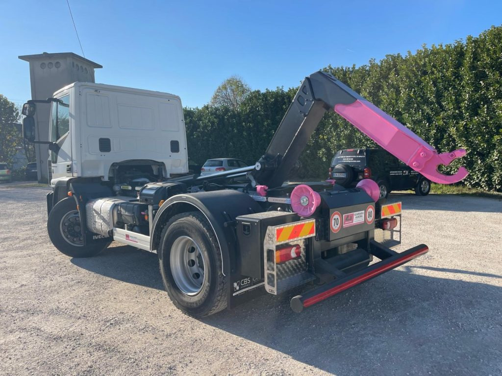 IVECO EUROCARGO 180E25 CON SCARRABILE NUOVO - Kamion sa hidrauličnom kukom: slika 4 IVECO EUROCARGO 180E25 CON SCARRABILE NUOVO - Kamion sa hidrauličnom kukom: slika 4