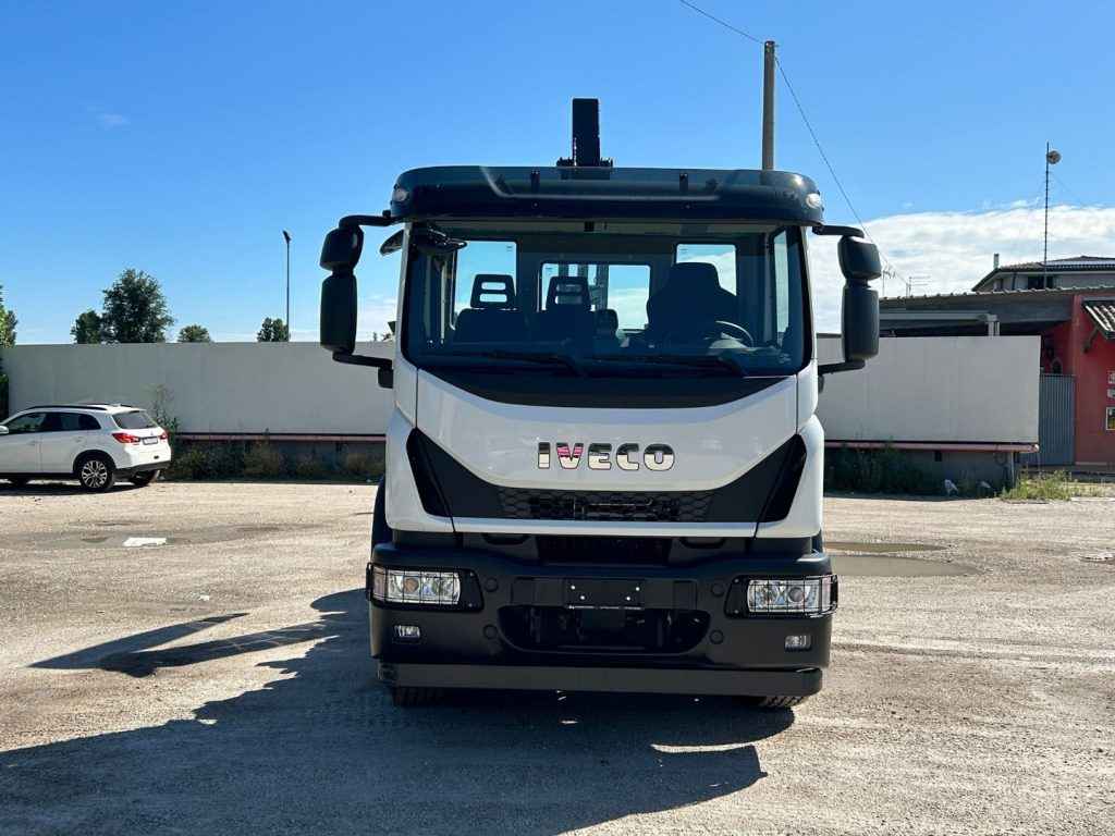 IVECO EUROCARGO 180E32K NUOVO SCARRABILE - Kamion sa hidrauličnom kukom: slika 2 IVECO EUROCARGO 180E32K NUOVO SCARRABILE - Kamion sa hidrauličnom kukom: slika 2