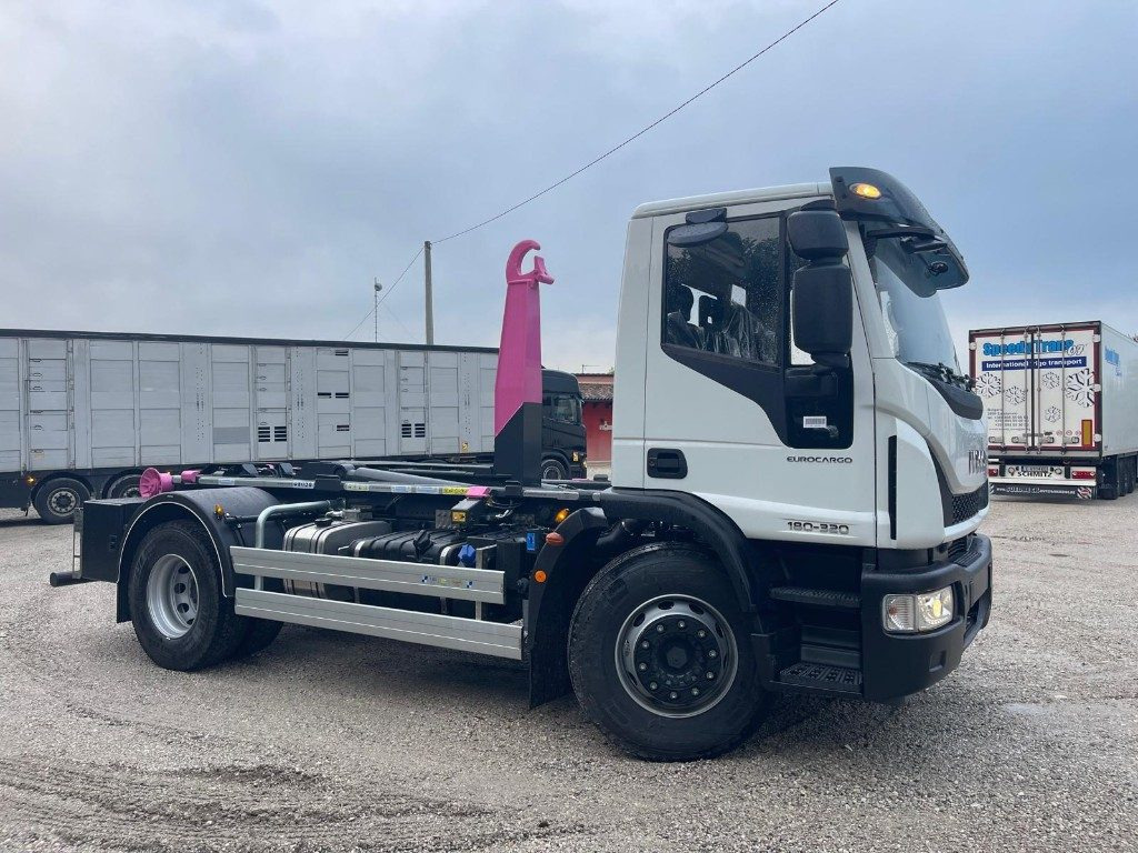 IVECO EUROCARGO 180K32 SCARRABILE NUOVO - Kamion sa hidrauličnom kukom: slika 5 IVECO EUROCARGO 180K32 SCARRABILE NUOVO - Kamion sa hidrauličnom kukom: slika 5