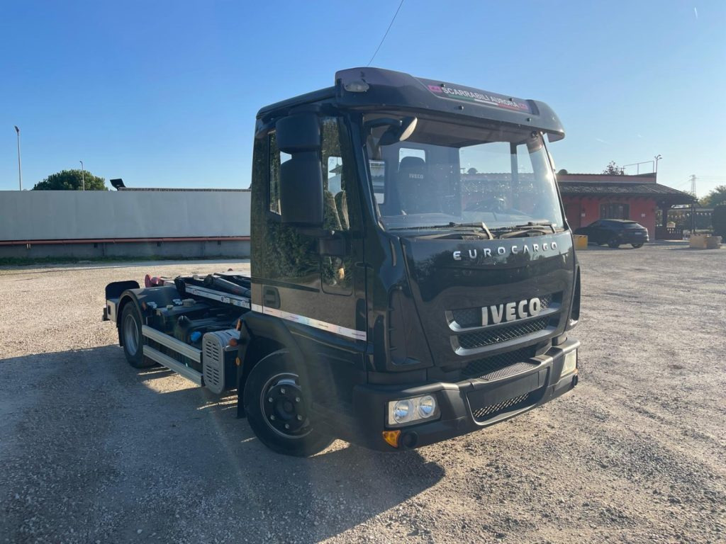 IVECO EUROCARGO 75E18 CON SCARRABILE NUOVO - Kamion sa hidrauličnom kukom: slika 1 IVECO EUROCARGO 75E18 CON SCARRABILE NUOVO - Kamion sa hidrauličnom kukom: slika 1