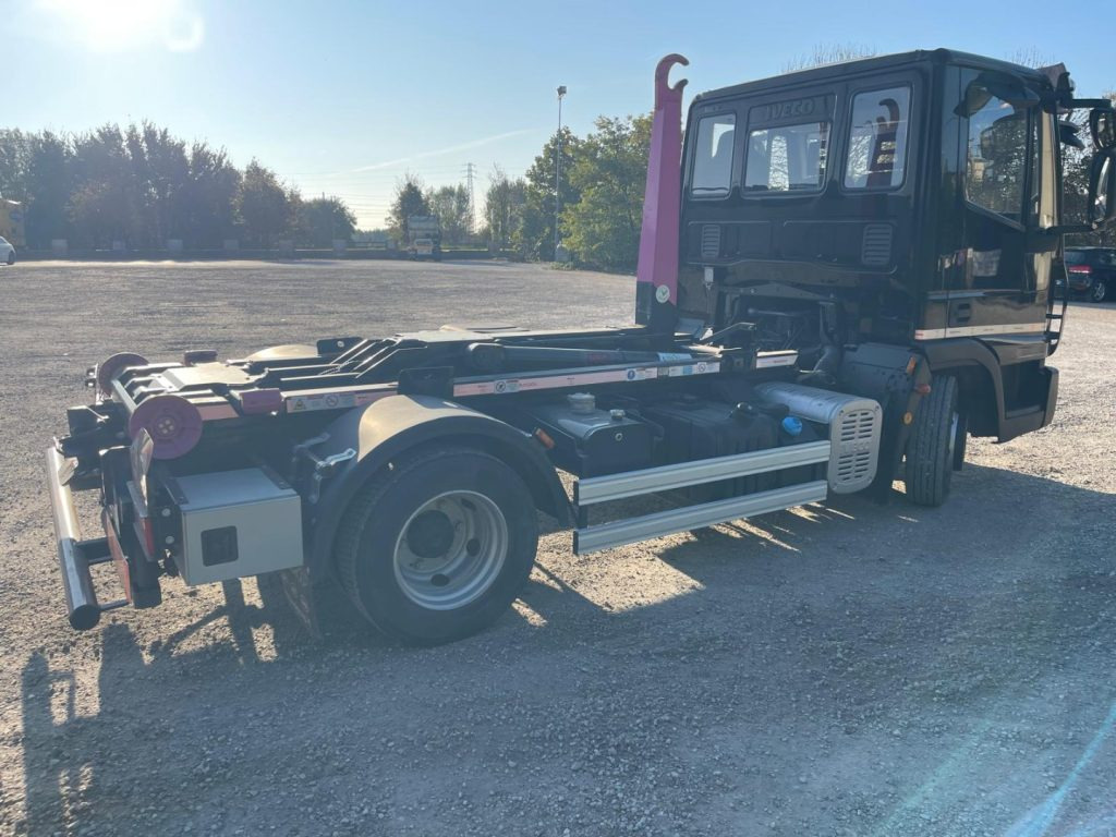 Kamion sa hidrauličnom kukom IVECO EUROCARGO 75E18 CON SCARRABILE NUOVO: slika 7 Kamion sa hidrauličnom kukom IVECO EUROCARGO 75E18 CON SCARRABILE NUOVO: slika 7
