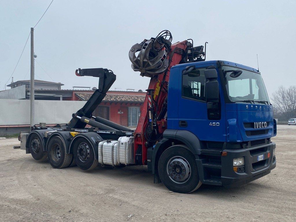 IVECO STRALIS 260.450 SCARRABILE CON GRU - Kamion sa hidrauličnom kukom: slika 1 IVECO STRALIS 260.450 SCARRABILE CON GRU - Kamion sa hidrauličnom kukom: slika 1