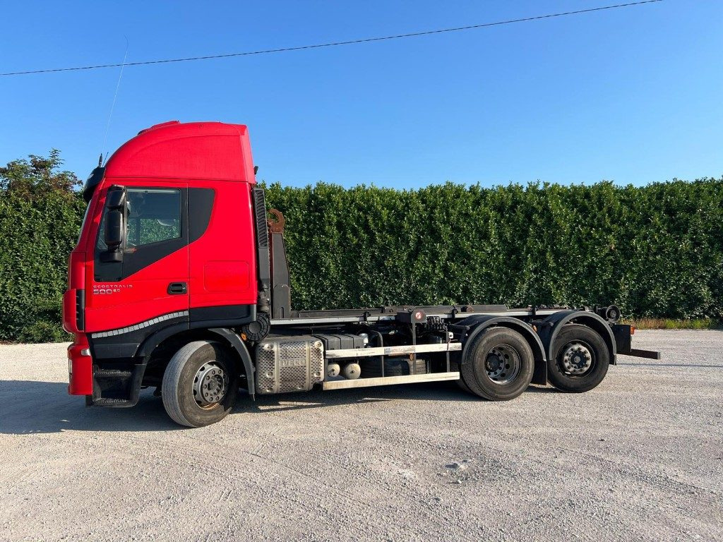 IVECO STRALIS 500 SCARRABILE - Kamion sa hidrauličnom kukom: slika 3 IVECO STRALIS 500 SCARRABILE - Kamion sa hidrauličnom kukom: slika 3