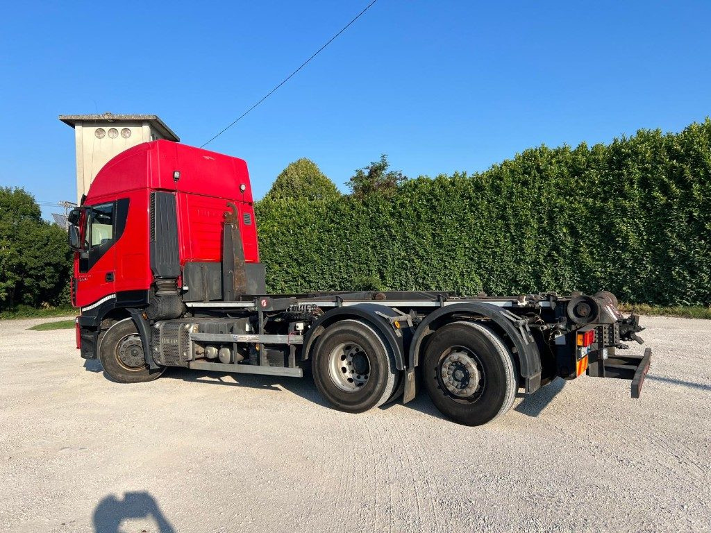 IVECO STRALIS 500 SCARRABILE - Kamion sa hidrauličnom kukom: slika 4 IVECO STRALIS 500 SCARRABILE - Kamion sa hidrauličnom kukom: slika 4