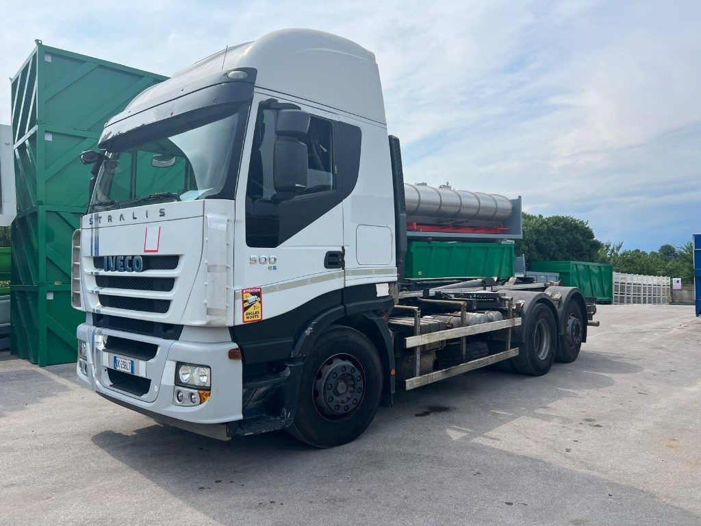 IVECO STRALIS AS260S 50Y SCARRABILE - Kamion sa hidrauličnom kukom: slika 2 IVECO STRALIS AS260S 50Y SCARRABILE - Kamion sa hidrauličnom kukom: slika 2