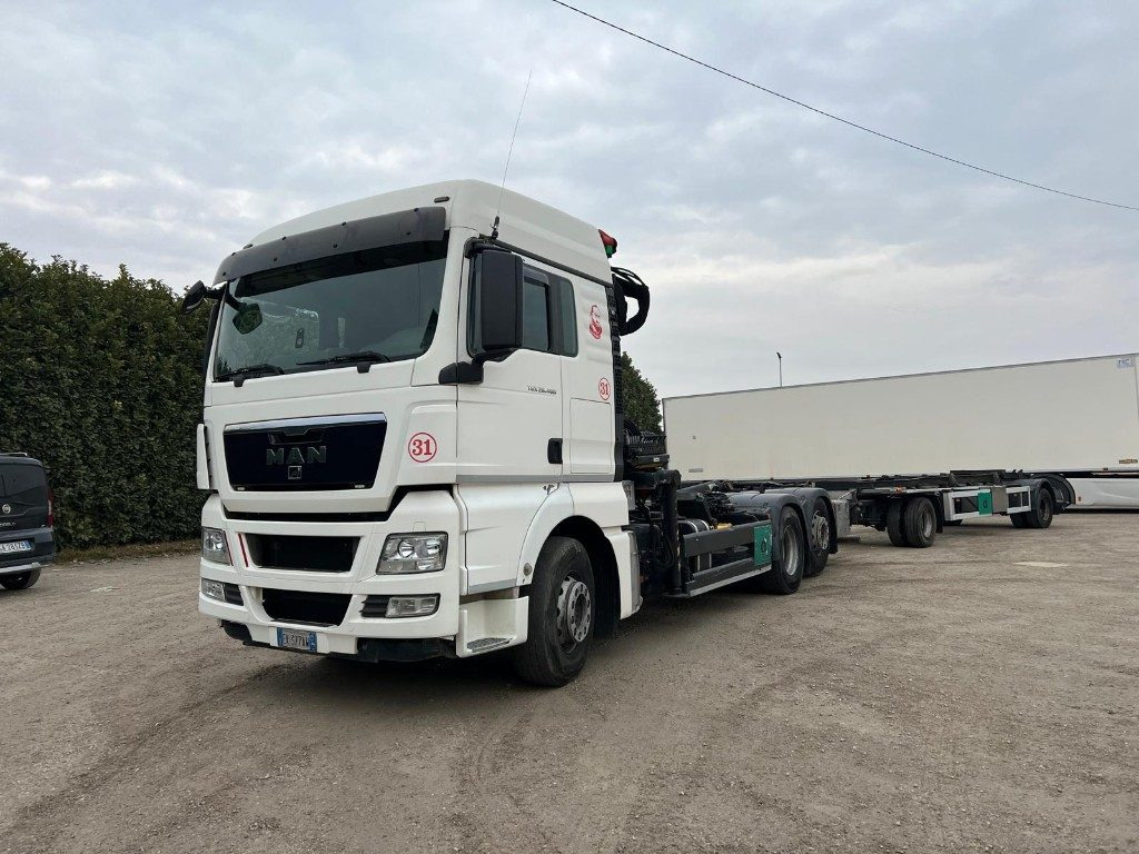 MAN TGX 26.480 SCARRABILE CON GRU - Kamion sa hidrauličnom kukom: slika 1 MAN TGX 26.480 SCARRABILE CON GRU - Kamion sa hidrauličnom kukom: slika 1