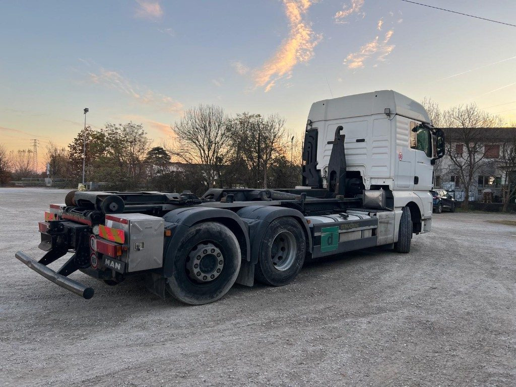 MAN TGX 26.480 USATO SCARRABILE - Kamion sa hidrauličnom kukom: slika 2 MAN TGX 26.480 USATO SCARRABILE - Kamion sa hidrauličnom kukom: slika 2