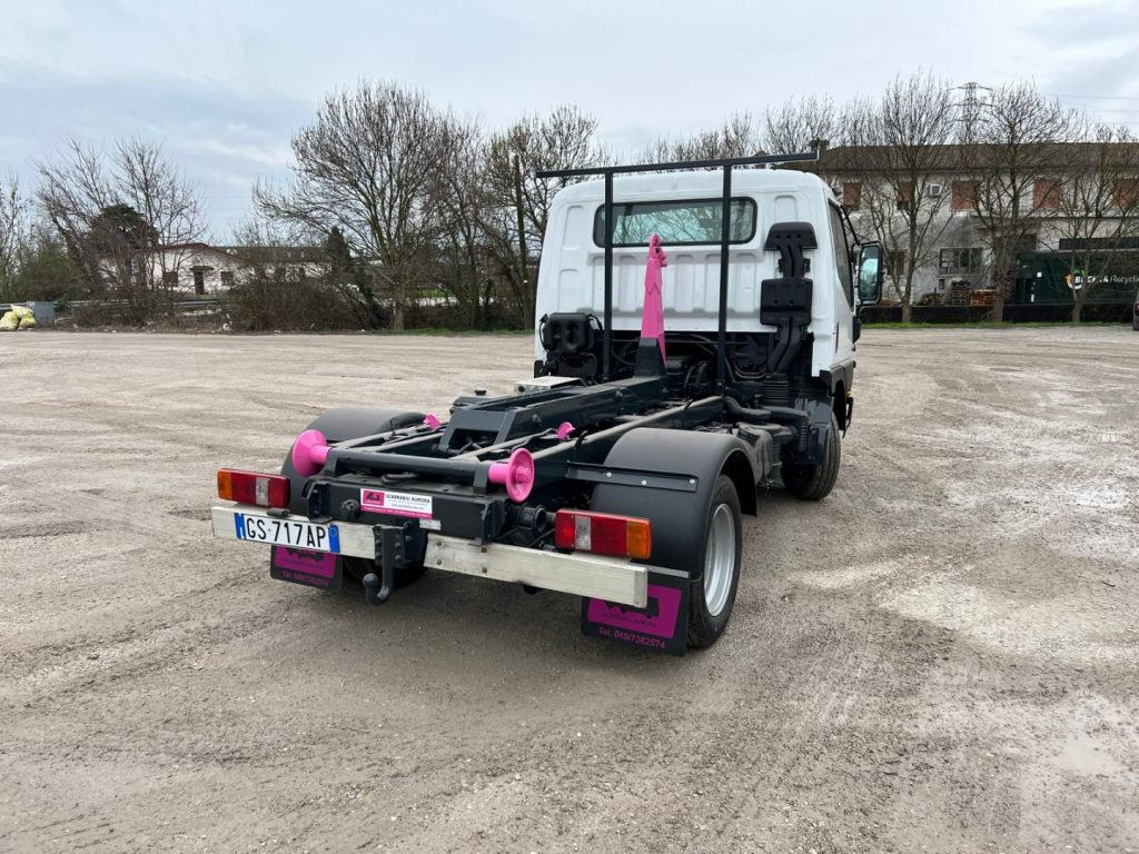 MITSUBISHI CANTER 3.0 SCARRABILE - Kamion sa hidrauličnom kukom: slika 5 MITSUBISHI CANTER 3.0 SCARRABILE - Kamion sa hidrauličnom kukom: slika 5