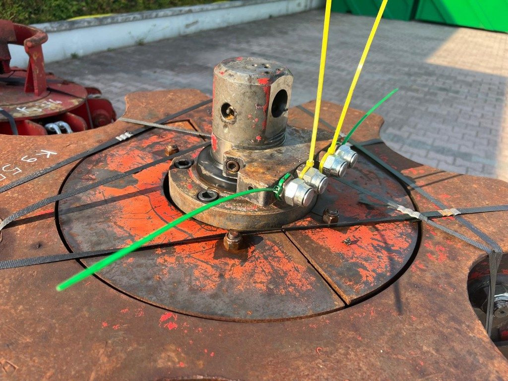 POLIPO USATO ROZZI A 6 PALE CON ROTORE - Kuka: slika 5 POLIPO USATO ROZZI A 6 PALE CON ROTORE - Kuka: slika 5