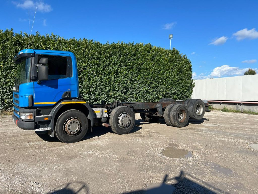 SCANIA 124GB 420 A TELAIO - Kamion sa golom šasijom i zatvorenom kabinom: slika 2 SCANIA 124GB 420 A TELAIO - Kamion sa golom šasijom i zatvorenom kabinom: slika 2