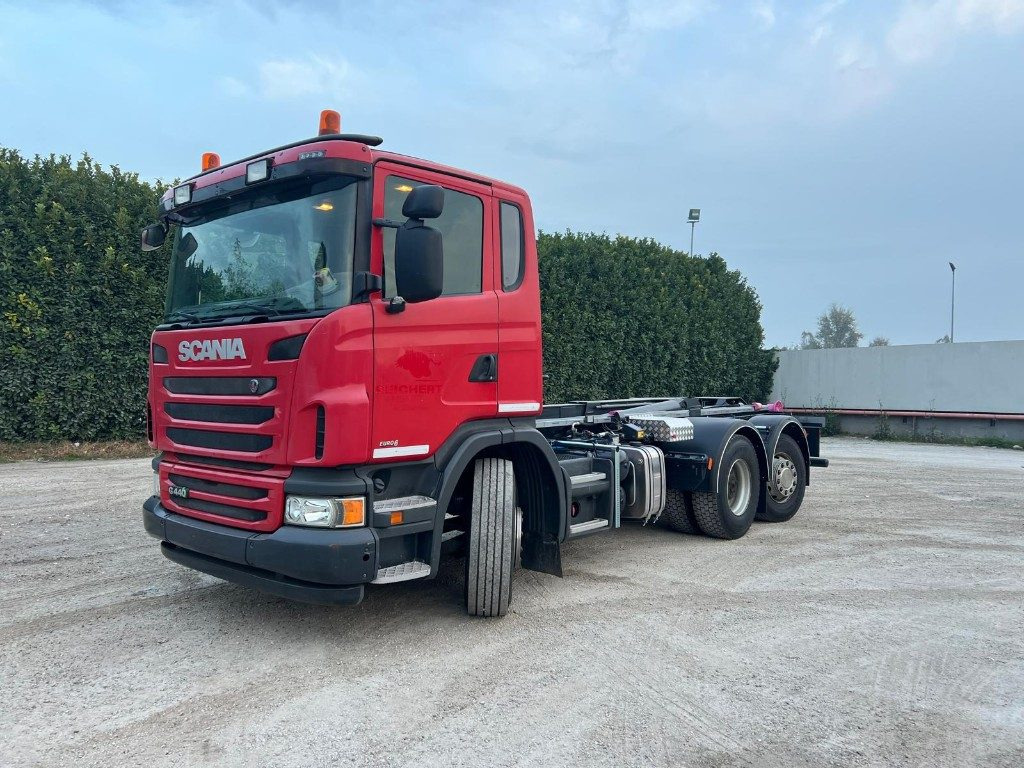 SCANIA G440 SCARRABILE NUOVO PNEUMATICO POSTERIORE - Kamion sa hidrauličnom kukom: slika 1 SCANIA G440 SCARRABILE NUOVO PNEUMATICO POSTERIORE - Kamion sa hidrauličnom kukom: slika 1