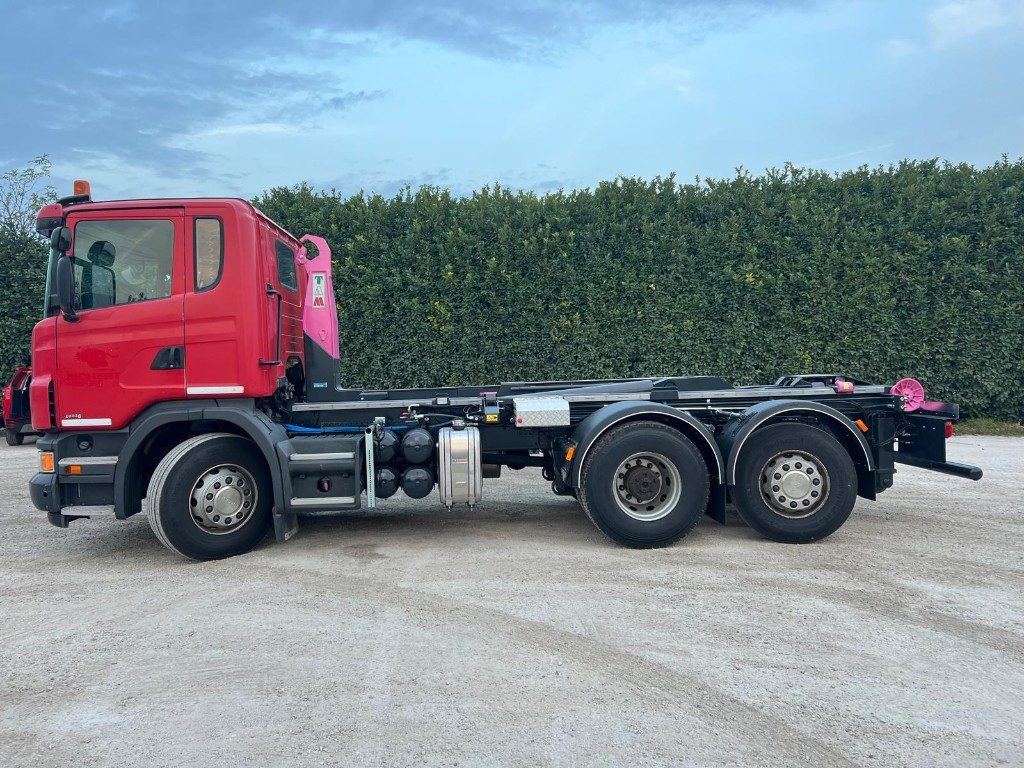 SCANIA G440 SCARRABILE NUOVO PNEUMATICO POSTERIORE - Kamion sa hidrauličnom kukom: slika 3 SCANIA G440 SCARRABILE NUOVO PNEUMATICO POSTERIORE - Kamion sa hidrauličnom kukom: slika 3