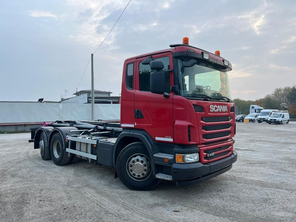 SCANIA G440 SCARRABILE NUOVO PNEUMATICO POSTERIORE - Kamion sa hidrauličnom kukom: slika 2 SCANIA G440 SCARRABILE NUOVO PNEUMATICO POSTERIORE - Kamion sa hidrauličnom kukom: slika 2