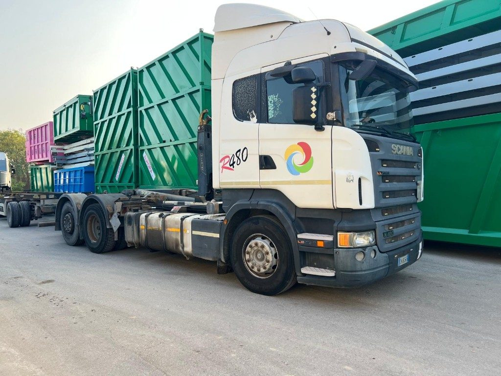 SCANIA R480 USATO SCARRABILE 6X2 - Kamion sa hidrauličnom kukom: slika 2 SCANIA R480 USATO SCARRABILE 6X2 - Kamion sa hidrauličnom kukom: slika 2