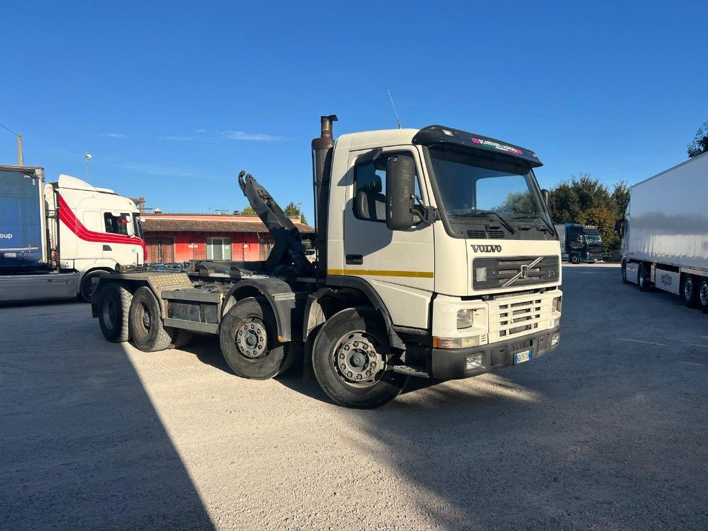 VOLVO FM12 SCARRABILE - Kamion sa hidrauličnom kukom: slika 5 VOLVO FM12 SCARRABILE - Kamion sa hidrauličnom kukom: slika 5