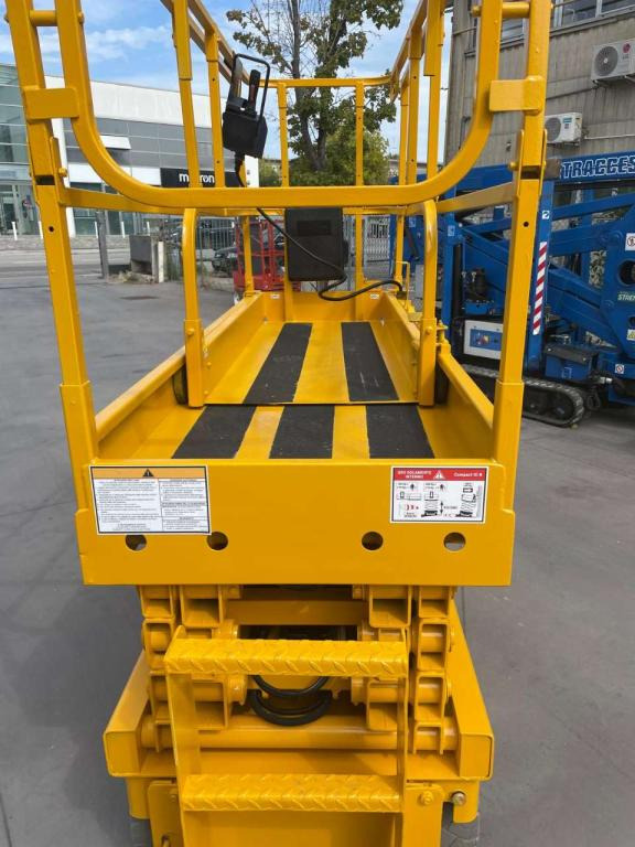 Haulotte COMPACT 10N - Lift u obliku makaza: slika 3 Haulotte COMPACT 10N - Lift u obliku makaza: slika 3