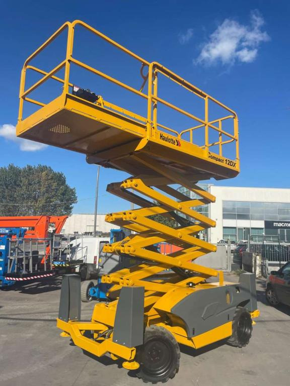Lift u obliku makaza Haulotte COMPACT 12DX: slika 11 Lift u obliku makaza Haulotte COMPACT 12DX: slika 11