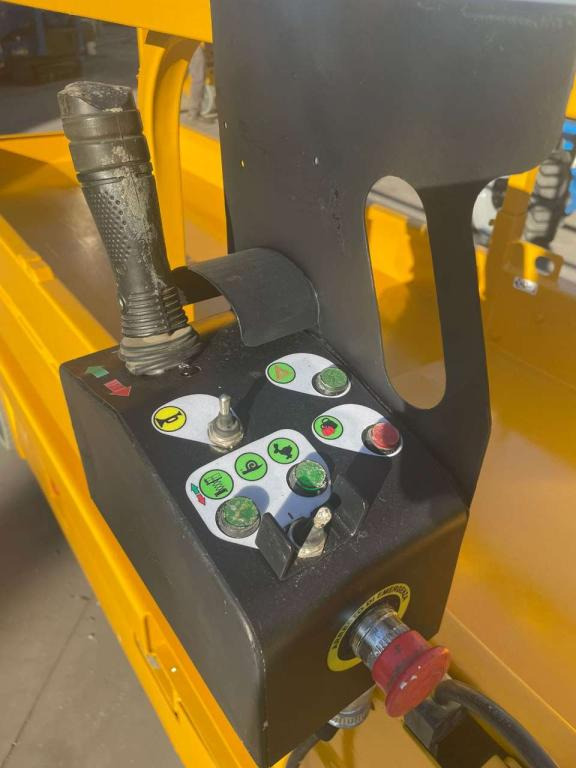 Lift u obliku makaza Haulotte COMPACT 8: slika 8 Lift u obliku makaza Haulotte COMPACT 8: slika 8