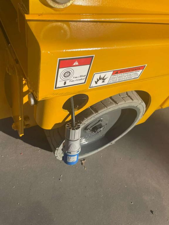 Lift u obliku makaza Haulotte COMPACT 8: slika 6 Lift u obliku makaza Haulotte COMPACT 8: slika 6