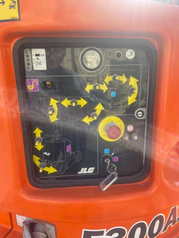 Zglobna platforma JLG E300AJP: slika 10 Zglobna platforma JLG E300AJP: slika 10