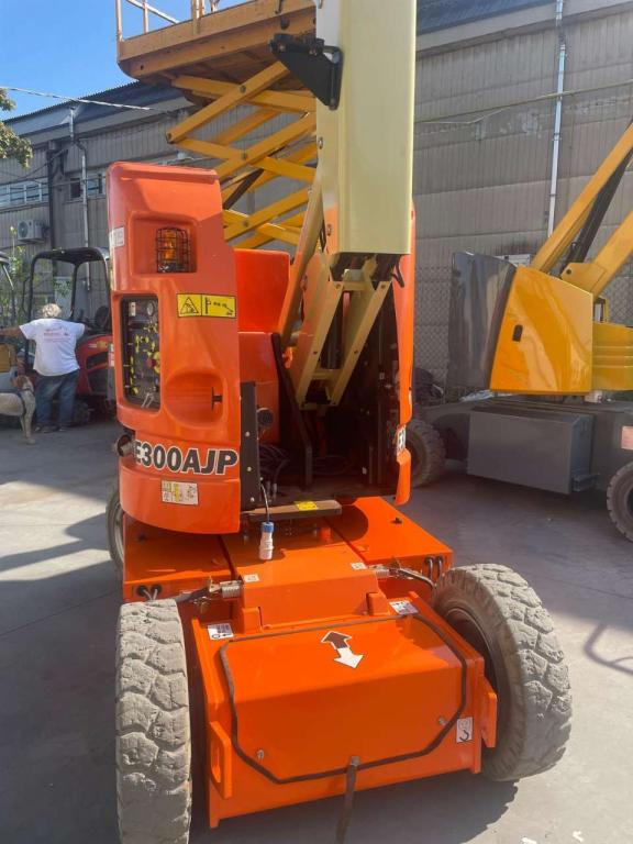 Zglobna platforma JLG E300AJP: slika 16 Zglobna platforma JLG E300AJP: slika 16