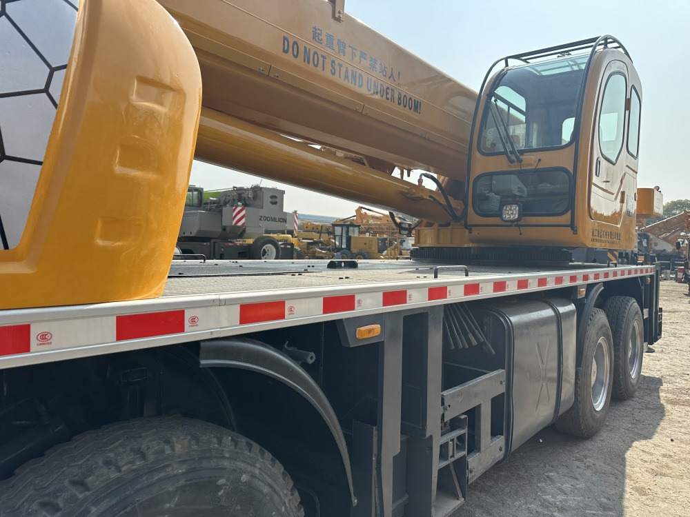 XCMG QY35K xct35l5 qy35k5c 35 ton truck crane - Autodizalica: slika 5 XCMG QY35K xct35l5 qy35k5c 35 ton truck crane - Autodizalica: slika 5