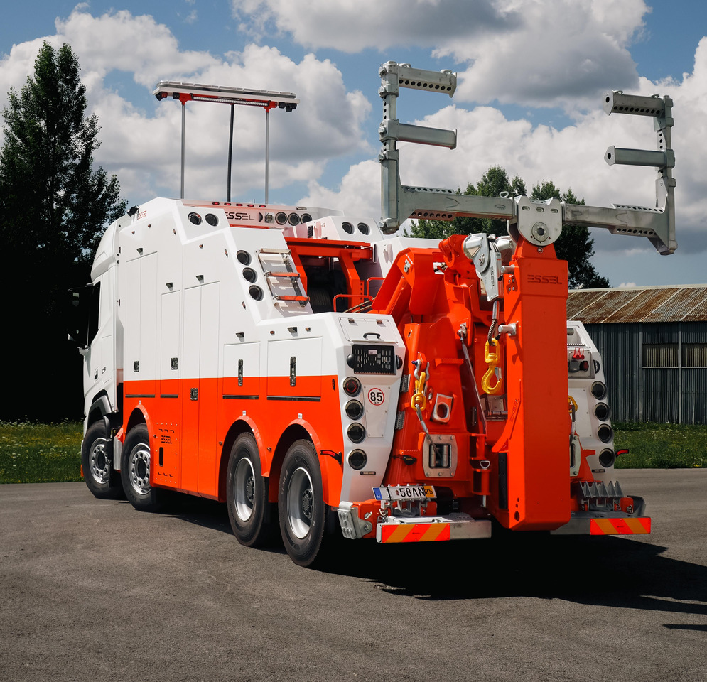 DAF530 FAD 8x4 T-REX 5- winches WHITE RHD - Šlep vozilo: slika 4 DAF530 FAD 8x4 T-REX 5- winches WHITE RHD - Šlep vozilo: slika 4