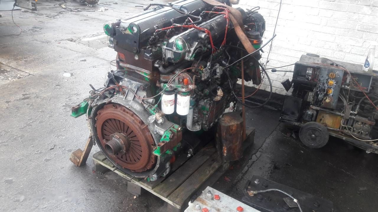 IVECO 8210.42L IVECO Magirus 420 - Motor za Kamion: slika 2 IVECO 8210.42L IVECO Magirus 420 - Motor za Kamion: slika 2