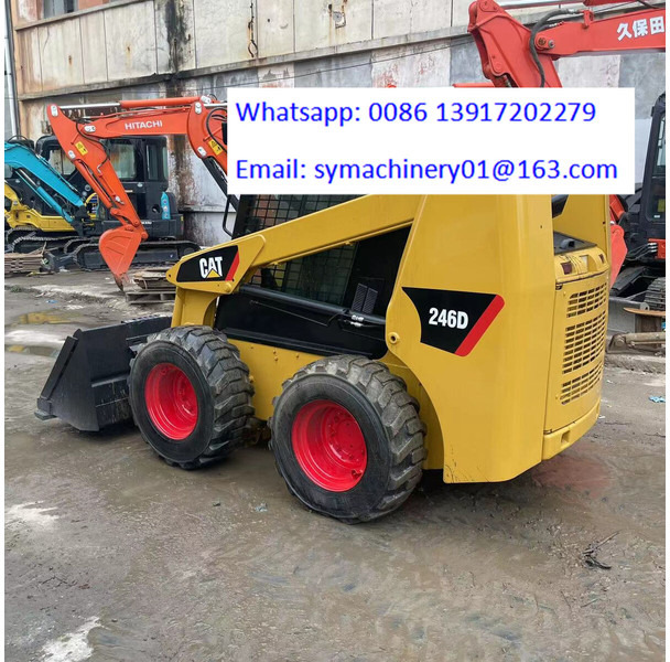 Caterpillar 246D - Mini utovarivač: slika 2 Caterpillar 246D - Mini utovarivač: slika 2