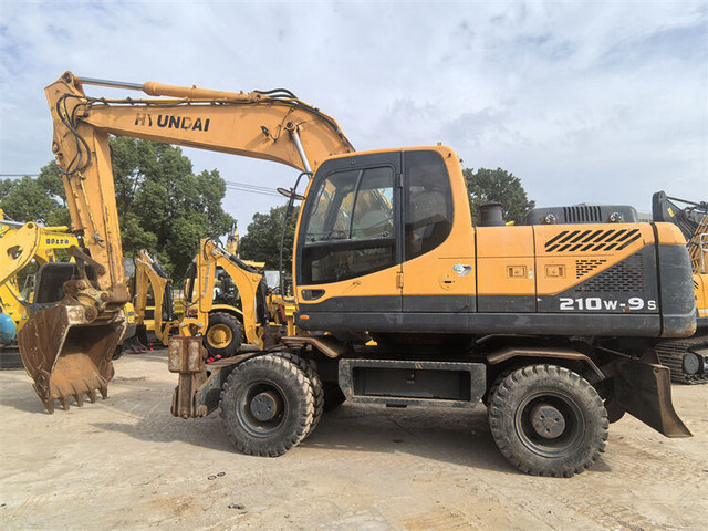 Hyundai R210W-9S - Bager točkaš: slika 2 Hyundai R210W-9S - Bager točkaš: slika 2