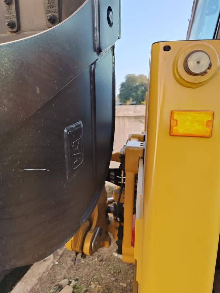 New Caterpillar 424 backhoe loader - Bager utovarivač: slika 5 New Caterpillar 424 backhoe loader - Bager utovarivač: slika 5