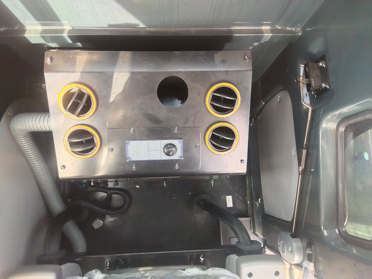 New Hyundai R210 tracked excavator - Bager guseničar: slika 3 New Hyundai R210 tracked excavator - Bager guseničar: slika 3