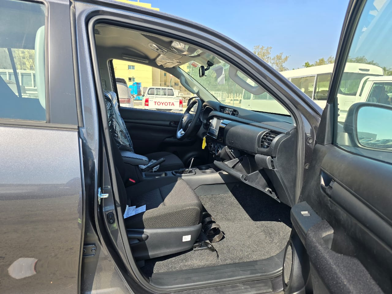 Novu Pikap, Dostavno vozilo sa duplom kabinom TOYOTA HILUX ACTIVE DOUBLE CAB: slika 8 Novu Pikap, Dostavno vozilo sa duplom kabinom TOYOTA HILUX ACTIVE DOUBLE CAB: slika 8