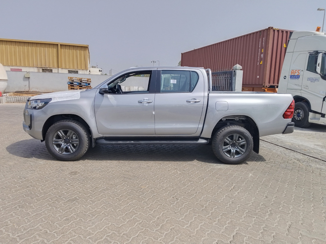 Toyota Hilux - Pikap, Dostavno vozilo sa duplom kabinom: slika 1 Toyota Hilux - Pikap, Dostavno vozilo sa duplom kabinom: slika 1