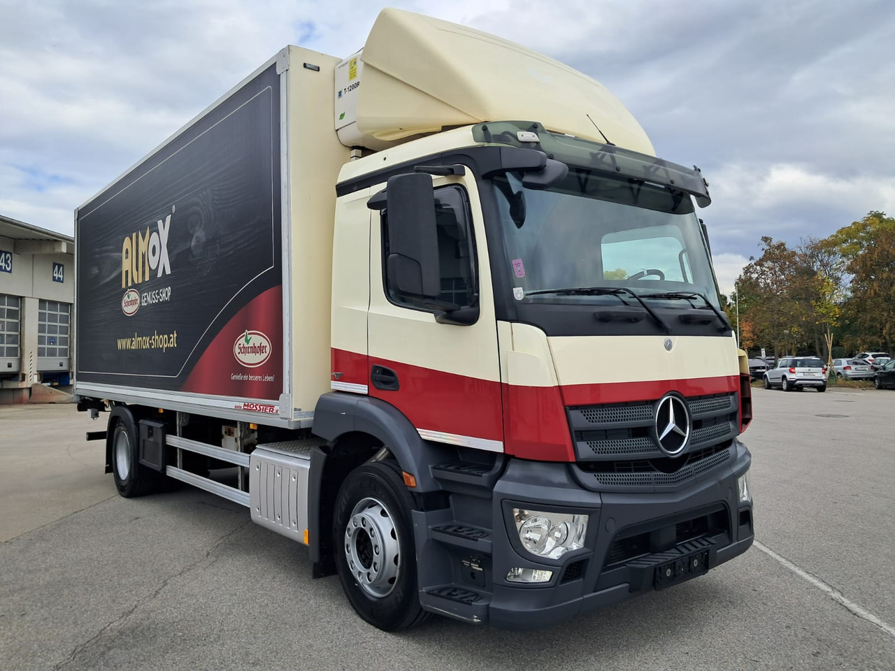 MERCEDES-BENZ Antos 1833 Kühlkoffer LBW | Standheizung | Euro 6 - Hladnjača: slika 2 MERCEDES-BENZ Antos 1833 Kühlkoffer LBW | Standheizung | Euro 6 - Hladnjača: slika 2