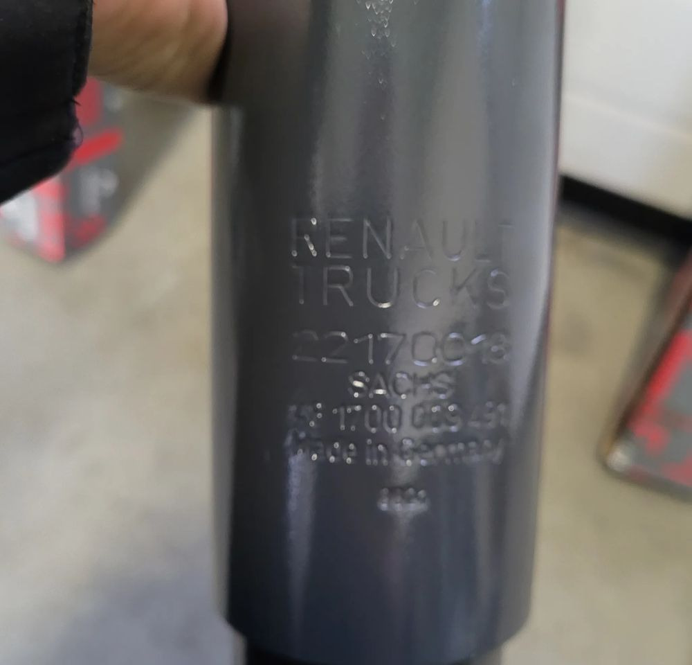AMORTYZATORY NOWE ORYGINAL RENAULT RANGE T GAMA 742217018 22170016 - Amortizeri za Kamion: slika 2 AMORTYZATORY NOWE ORYGINAL RENAULT RANGE T GAMA 742217018 22170016 - Amortizeri za Kamion: slika 2