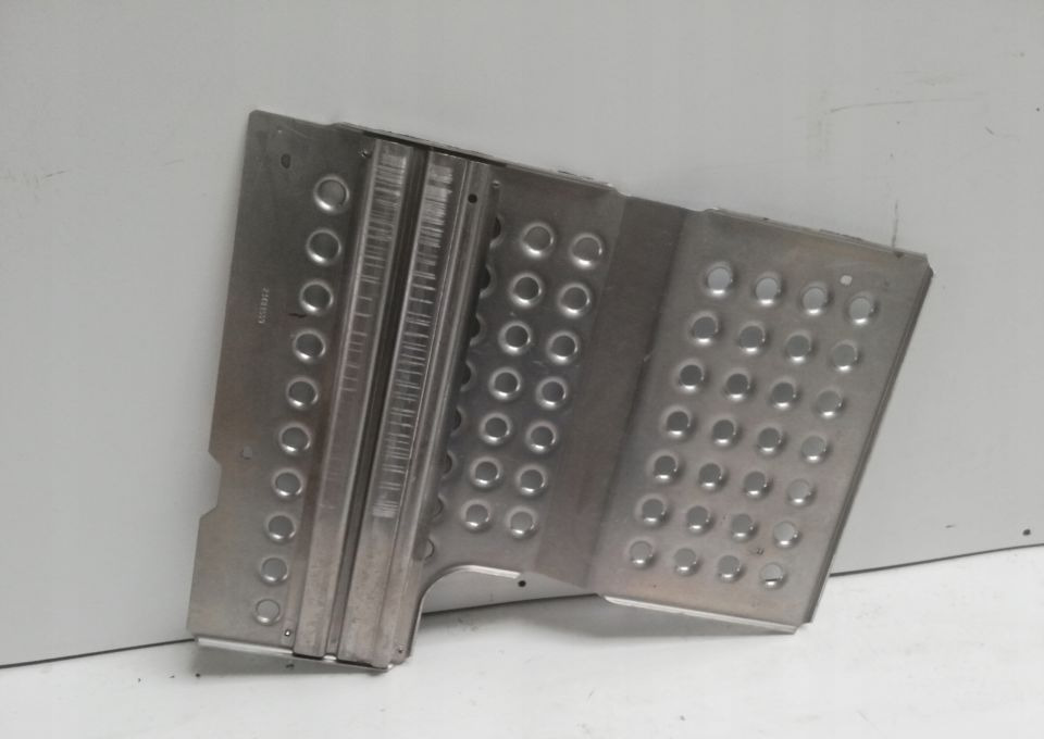 BLACHA PODEST OSŁONA VOLVO FH 21481559 - Izduvni sistem za Kamion: slika 2 BLACHA PODEST OSŁONA VOLVO FH 21481559 - Izduvni sistem za Kamion: slika 2