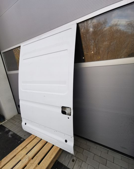 DRZWI PRZESUWNE IVECO DAILY PRAWE - Vrata i delovi za Kamion: slika 2 DRZWI PRZESUWNE IVECO DAILY PRAWE - Vrata i delovi za Kamion: slika 2