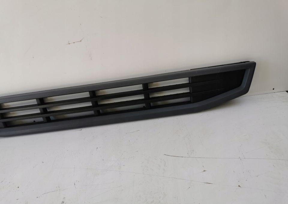 GRILL ATRAPA ŁAWKA VOLVO FH4 82208512 ORYGINAŁ - Hauba: slika 2 GRILL ATRAPA ŁAWKA VOLVO FH4 82208512 ORYGINAŁ - Hauba: slika 2