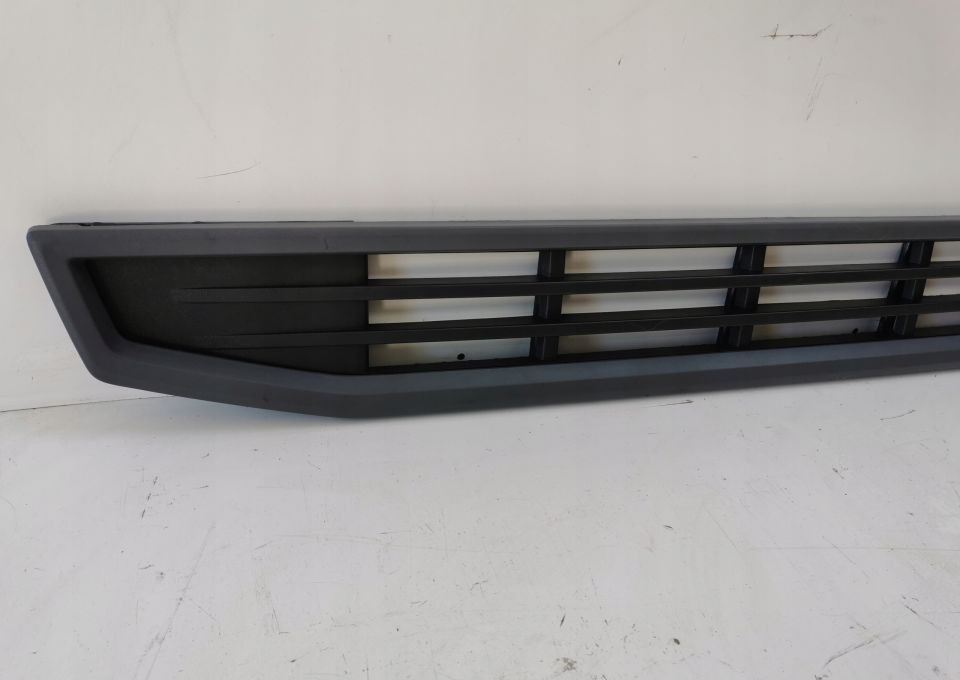 GRILL ATRAPA ŁAWKA VOLVO FH4 82208512 ORYGINAŁ - Hauba: slika 3 GRILL ATRAPA ŁAWKA VOLVO FH4 82208512 ORYGINAŁ - Hauba: slika 3