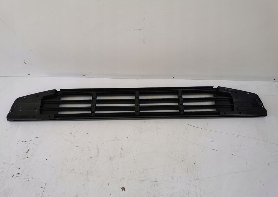 GRILL ATRAPA ŁAWKA VOLVO FH4 82208512 ORYGINAŁ - Hauba: slika 4 GRILL ATRAPA ŁAWKA VOLVO FH4 82208512 ORYGINAŁ - Hauba: slika 4