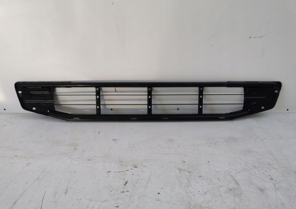 GRILL ATRAPA ŁAWKA VOLVO FH4 82255346 ORYGINAŁ - Hauba: slika 1 GRILL ATRAPA ŁAWKA VOLVO FH4 82255346 ORYGINAŁ - Hauba: slika 1