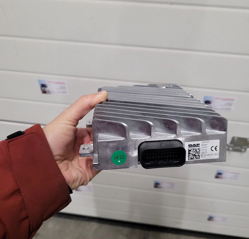 KOMPUTER STEROWNIK DAF 2381031 CHWALIM116 - Upravljačka jedinica za Kamion: slika 1 KOMPUTER STEROWNIK DAF 2381031 CHWALIM116 - Upravljačka jedinica za Kamion: slika 1