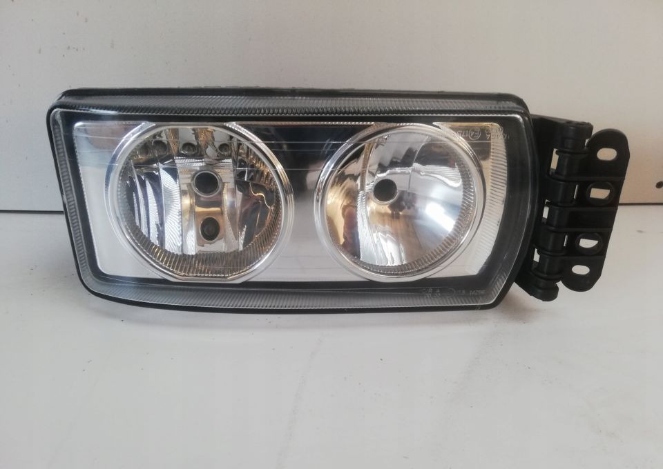 LAMPA IVECO EUROCARGO STRALIS NOWA LIFT RH - Prednja svetla za Kamion: slika 1 LAMPA IVECO EUROCARGO STRALIS NOWA LIFT RH - Prednja svetla za Kamion: slika 1
