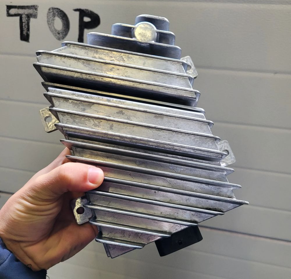 MODUL KOMPUTER DAF XF 2381031 - Upravljačka jedinica za Kamion: slika 1 MODUL KOMPUTER DAF XF 2381031 - Upravljačka jedinica za Kamion: slika 1