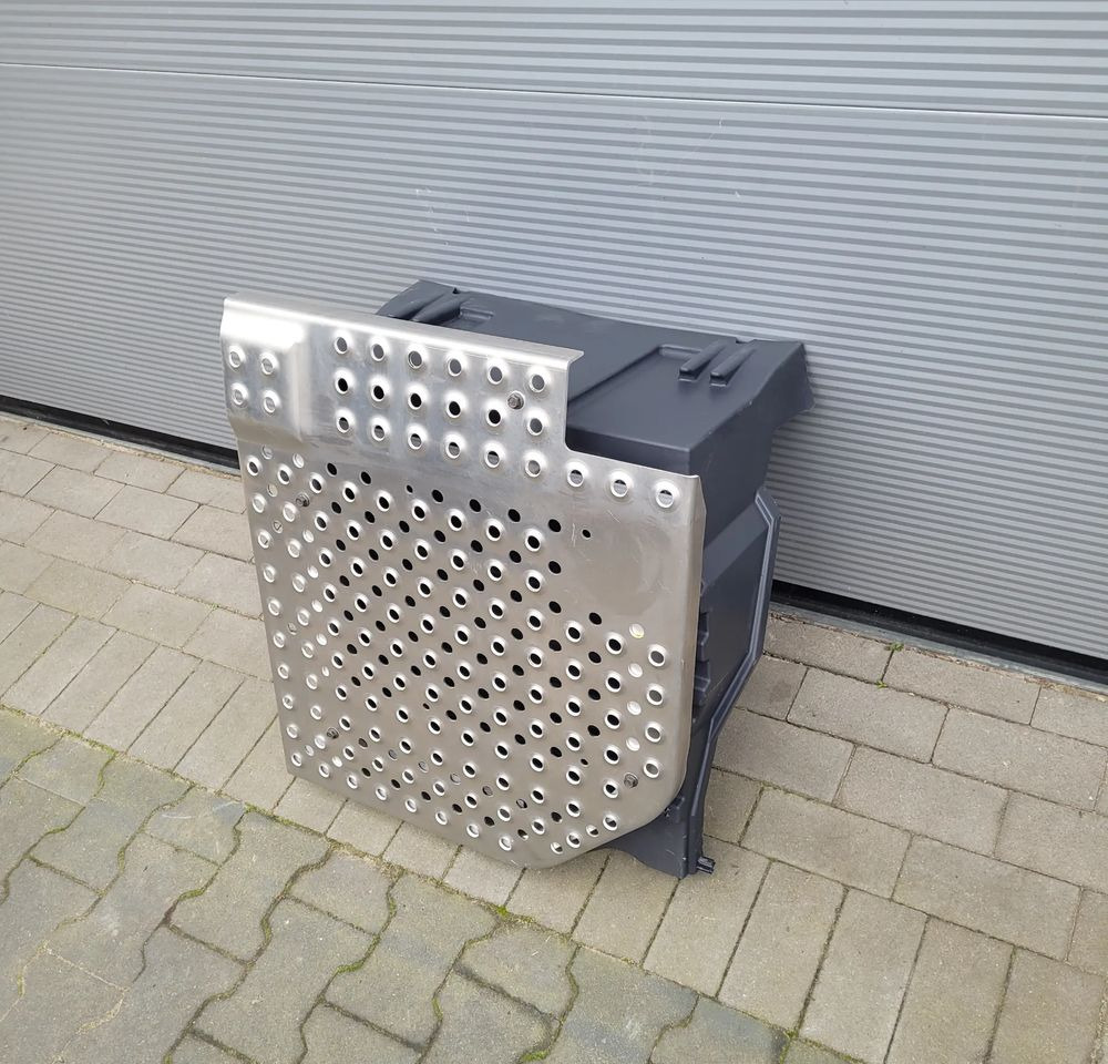 POKRYWA AKUMULATOR SCANIA S R NM. ORYGINAŁ NOWA 2196771 CHWALIM116 - Karoserija i eksterijer za Kamion: slika 1 POKRYWA AKUMULATOR SCANIA S R NM. ORYGINAŁ NOWA 2196771 CHWALIM116 - Karoserija i eksterijer za Kamion: slika 1