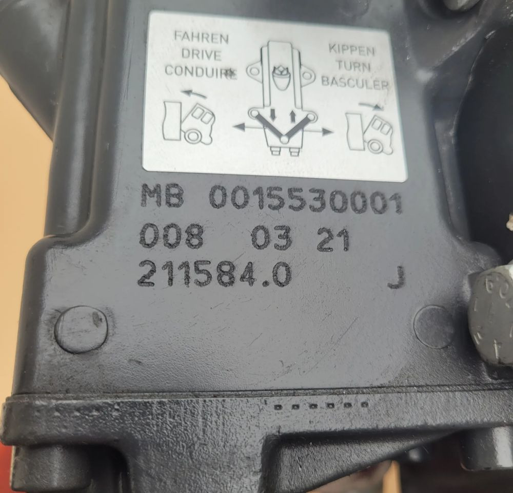 POMPKA PODNOSZENIA KABINY MERCEDES ATEGO NOWY ORYGINAŁ 0015530001 CHWALIM116 - Oslanjanje kabine za Kamion: slika 2 POMPKA PODNOSZENIA KABINY MERCEDES ATEGO NOWY ORYGINAŁ 0015530001 CHWALIM116 - Oslanjanje kabine za Kamion: slika 2