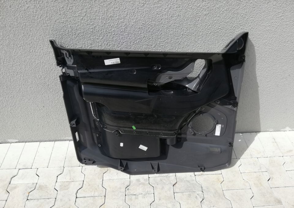 TAPICERKA BOCZEK DRZWI DAF XF 106 RH 1679386 - Vrata i delovi za Kamion: slika 4 TAPICERKA BOCZEK DRZWI DAF XF 106 RH 1679386 - Vrata i delovi za Kamion: slika 4