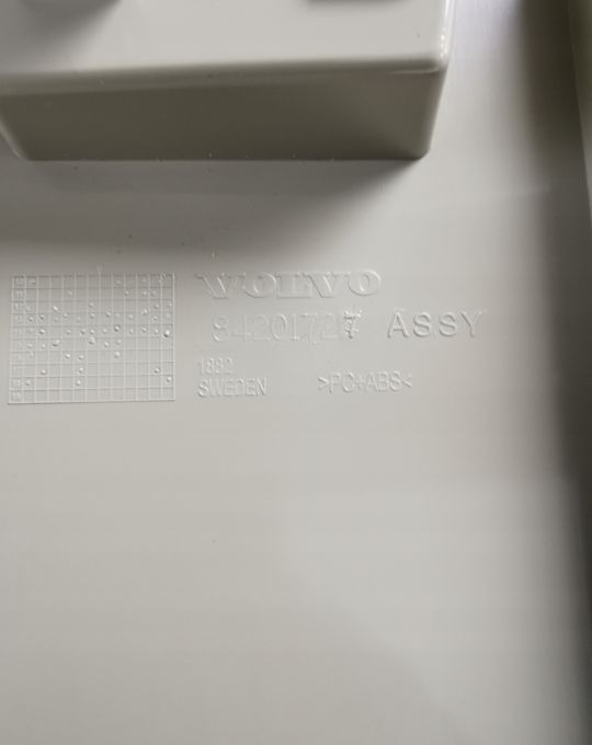 ZAŚLEPKA MASKOWNICA VOLVO FH4 84201727 ORYGINAŁ - Aerodinamika/ Spojler za Kamion: slika 2 ZAŚLEPKA MASKOWNICA VOLVO FH4 84201727 ORYGINAŁ - Aerodinamika/ Spojler za Kamion: slika 2